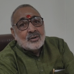 केंद्रीय मंत्री गिरिराज सिंह गुनगुनाते नजर आए, सोशल मीडिया में मचा हलचल