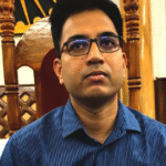 मोतीहारी: मतदान केंद्र पर मिली VVPAT पर्चियों की भारी लापरवाही, डीएम ने चार कर्मी निलंबित किए