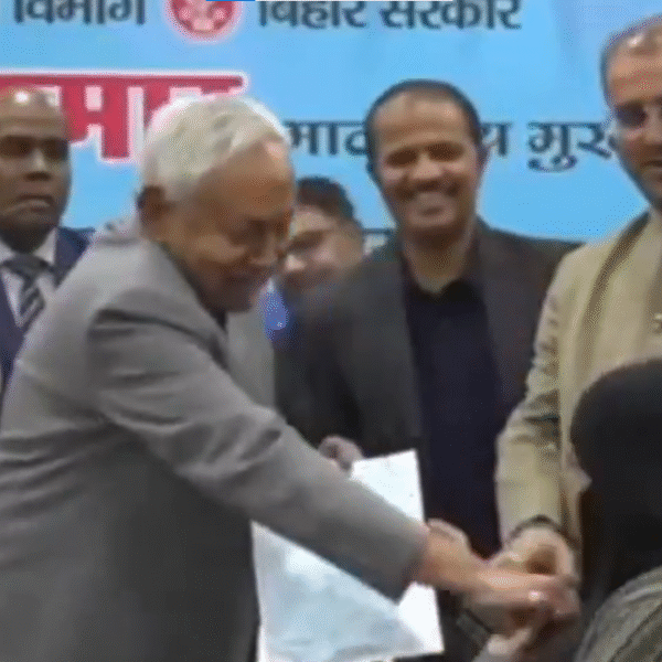 पटना में महिला डॉक्टर का हिजाब खींचने का&hellip;