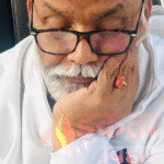 अतिक्रमण हटाने की कार्रवाई के दौरान पुलिस और प्रशासन की मौजूदगी के बीच स्थानीय लोग विरोध करते हुए; पप्पू यादव मीडिया से बात करते हुए।