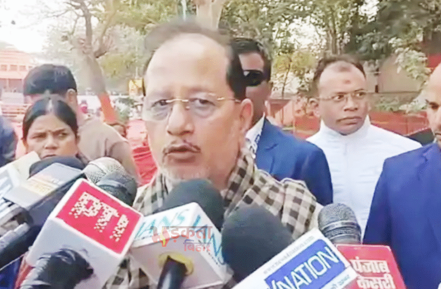 पटना एनआईटी घाट पर शहादत दिवस समारोह, विजय सिन्हा ने भूमाफियाओं और दलालों को दी सख्त चेतावनी