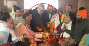 केंद्रीय मंत्री गिरिराज सिंह पहुंचे अशोक धाम, भगवान&hellip;