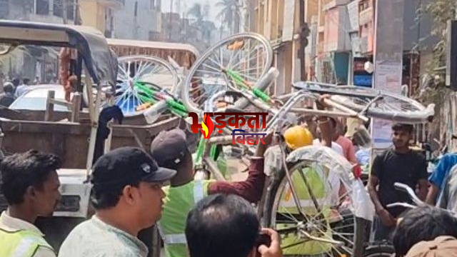 सुपौल के लोहियानगर चौक पर अतिक्रमण हटाओ अभियान, दुकानदारों में नाराजगी