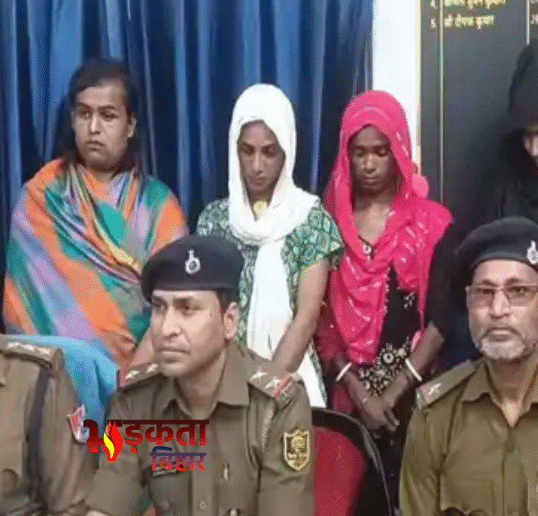 आरा स्टेशन के पास चलती ट्रेन में लूटकांड…