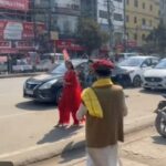 हिंदू शिव भवानी सेना का वैलेंटाइन डे विरोध, बुद्धा स्मृति पार्क में बांटी हनुमान चालीसा