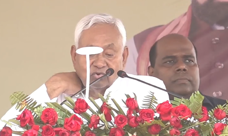 अररिया में नीतीश कुमार का दौरा: लालू-राबड़ी राज पर हमला, सरकार की उपलब्धियां गिनाईं