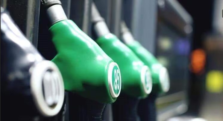 पटना में फिर बढ़े पेट्रोल-डीजल के दाम, आम लोगों की बढ़ी चिंता