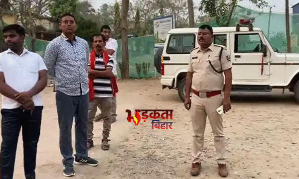 मुंगेर में भीषण सड़क हादसा: तेज रफ्तार ट्रक&hellip;