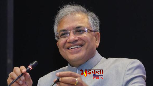 मुख्य चुनाव आयुक्त को हटाने की तैयारी! विपक्ष ला सकता है महाभियोग प्रस्ताव