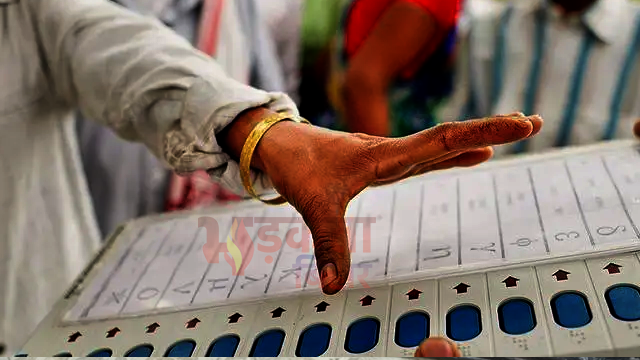 West Bengal Election 2026 Voting Live: मुर्शिदाबाद में मतदान के दौरान झड़प, TMC कार्यकर्ताओं ने हुमायूं कबीर को घेरा, देसी बम फेंके जाने का आरोप