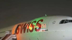 Delhi Airport: टेकऑफ के दौरान विमान के इंजन&hellip;