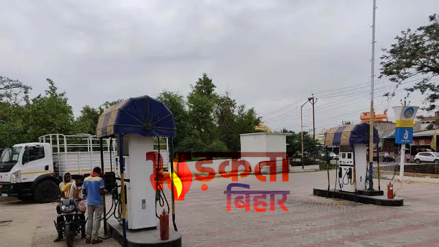 भोजपुर में पेट्रोल संकट से हाहाकार, पंपों पर लंबी कतारें