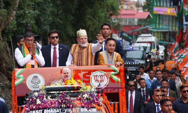 सिक्किम के 50वें राज्यत्व वर्ष पर पीएम मोदी,…