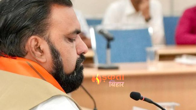 सुल्तानगंज नगर परिषद में दिनदहाड़े हत्या से हड़कंप, कार्यपालक पदाधिकारी कृष्ण भूषण को श्रद्धांजलि, राजकीय सम्मान से अंतिम संस्कार