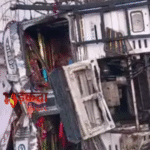 हापुड़ में भीषण सड़क हादसा: बारातियों से भरी बस-ट्रक की टक्कर, 6 की मौत, 13 घायल