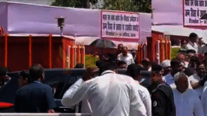 Bihar Politics: इस्तीफे से पहले कार्यक्रम में अफरा-तफरी,&hellip;