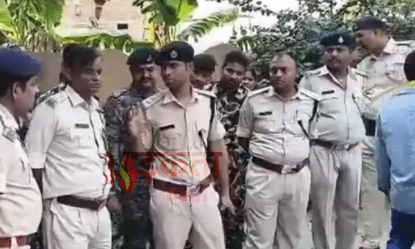 वैशाली में बम-फायरिंग के बीच बड़ी डकैती: ज्वेलरी&hellip;
