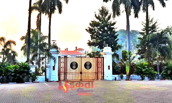 सुबह-सुबह पटना DM को राज्यपाल का तलब, नई…