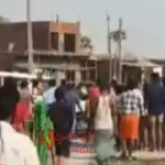 अवैध बालू पर कार्रवाई बनी हिंसक: गया में भीड़ का पुलिस पर हमला, पथराव और लाठीचार्ज