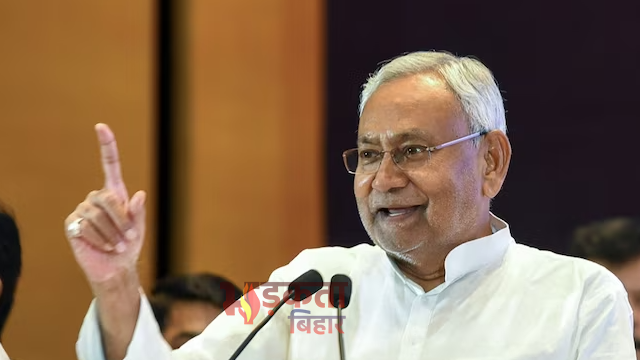 सरकारी कर्मचारियों पर सोशल मीडिया की सख्ती: DP से लेकर पोस्ट तक सब पर निगरानी, उल्लंघन पर नौकरी जाएगी