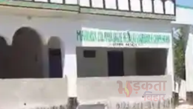 मोतिहारी में मदरसे से हथियार बरामद, पुलिस की बड़ी कार्रवाई
