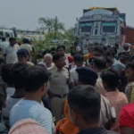 बेगूसराय में तेज रफ्तार ट्रक का कहर: रिफाइनरी मजदूर की मौत, एक गंभीर घायल, NH जाम