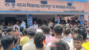 बेगूसराय में बड़ा हादसा: क्लासरूम में सरिया गिरने&hellip;