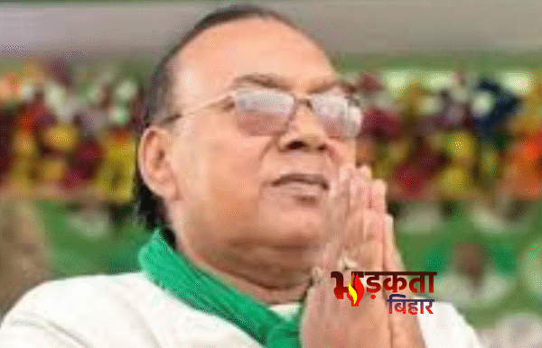 बिहार में ‘हरा गमछा’ बयान पर सियासत तेज,…