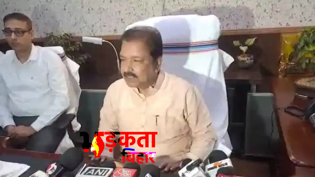 पदभार संभालते ही एक्शन में आए मंत्री दिलीप जायसवाल, अफसरों को दी सख्त चेतावनी