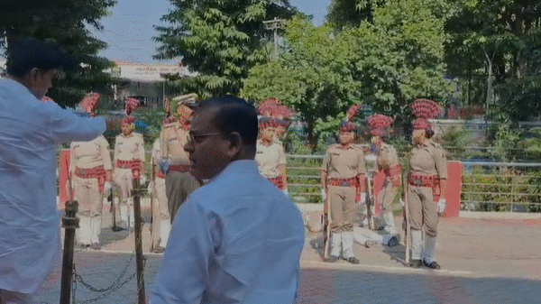बेगूसराय में गार्ड ऑफ ऑनर के दौरान बेहोश&hellip;