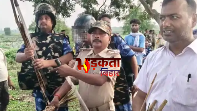 पूर्णिया में अतिक्रमण हटाने गई पुलिस टीम पर तीर-भाला से हमला, जवान के गले में धंसा तीर, 7 गिरफ्तार