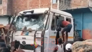 Bihar Crime: जमुई में दर्दनाक सड़क हादसा, हाइवा&hellip;