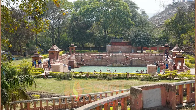 Rajgir Malmas Fair: राजगीर मलमास मेले के अंतिम शाही स्नान में उमड़ा आस्था का सैलाब, संतों ने व्यवस्था पर जताई नाराजगी